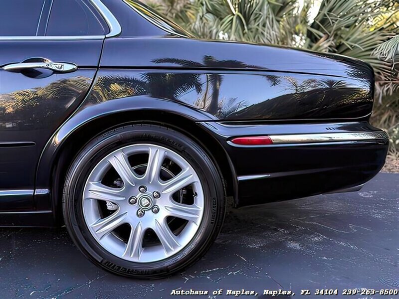 2004 Jaguar XJ8   - Photo 8 - Naples, FL 34104