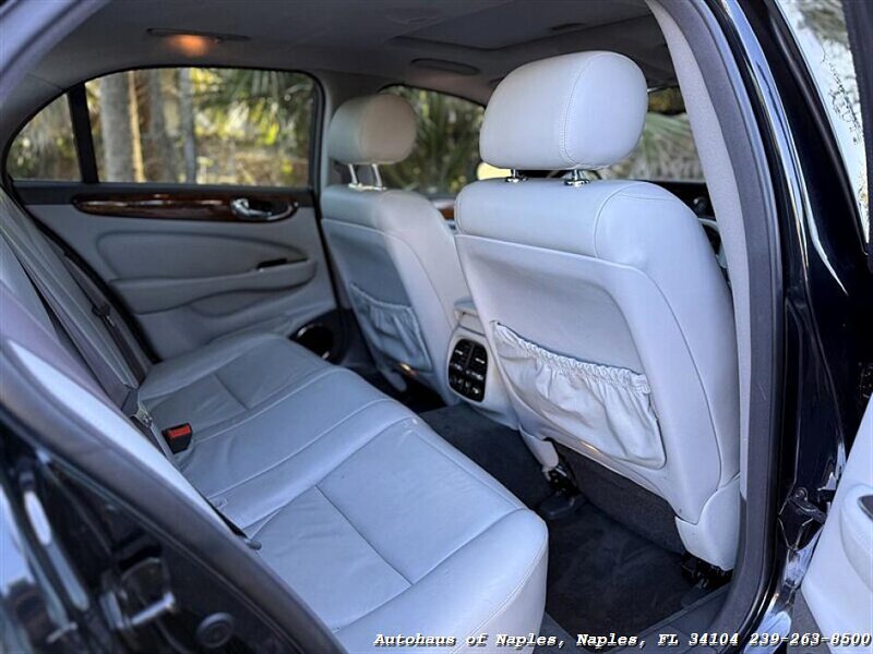 2004 Jaguar XJ8 - Photo 28 - Naples, FL 34104