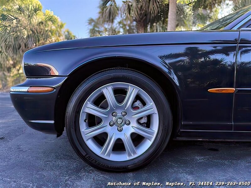 2004 Jaguar XJ8   - Photo 6 - Naples, FL 34104