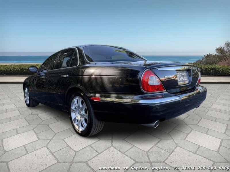 2004 Jaguar XJ8 - Photo 10 - Naples, FL 34104
