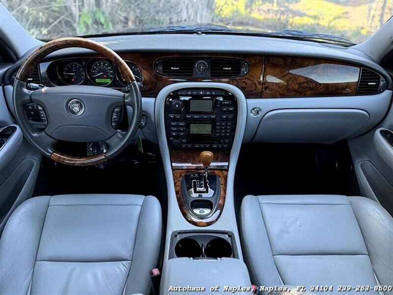 2004 Jaguar XJ8 - Photo 42 - Naples, FL 34104