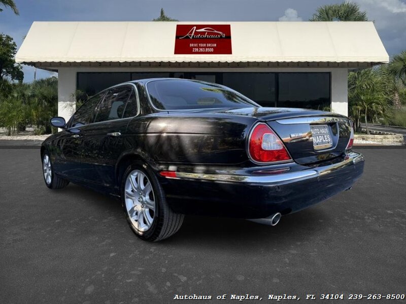2004 Jaguar XJ8 - Photo 10 - Naples, FL 34104