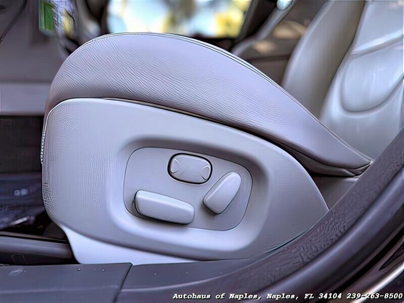 2004 Jaguar XJ8   - Photo 21 - Naples, FL 34104