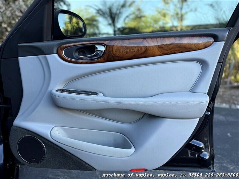 2004 Jaguar XJ8 - Photo 27 - Naples, FL 34104