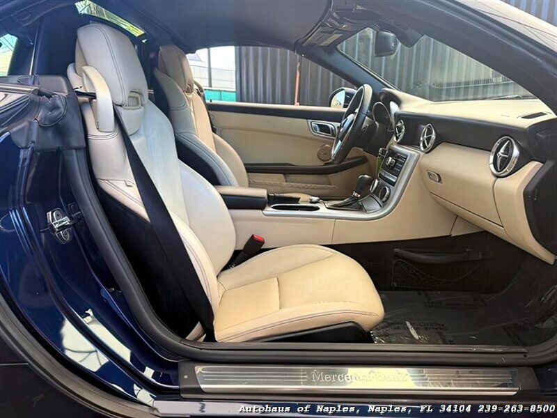 2013 Mercedes Benz SLK 350 photo 25