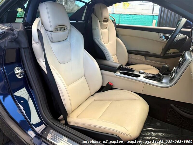 2013 Mercedes Benz SLK 350 photo 26