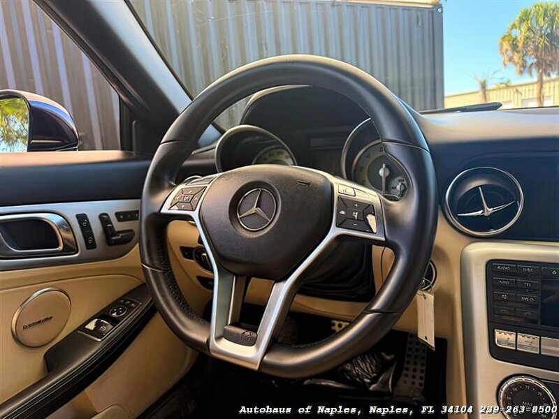 2013 Mercedes Benz SLK 350 photo 29