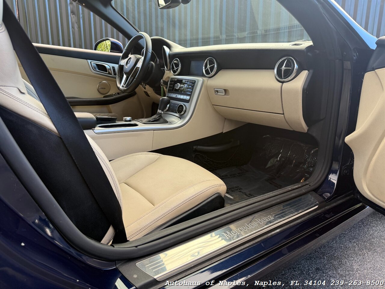 2013 Mercedes-Benz SLK 350   - Photo 25 - Naples, FL 34104