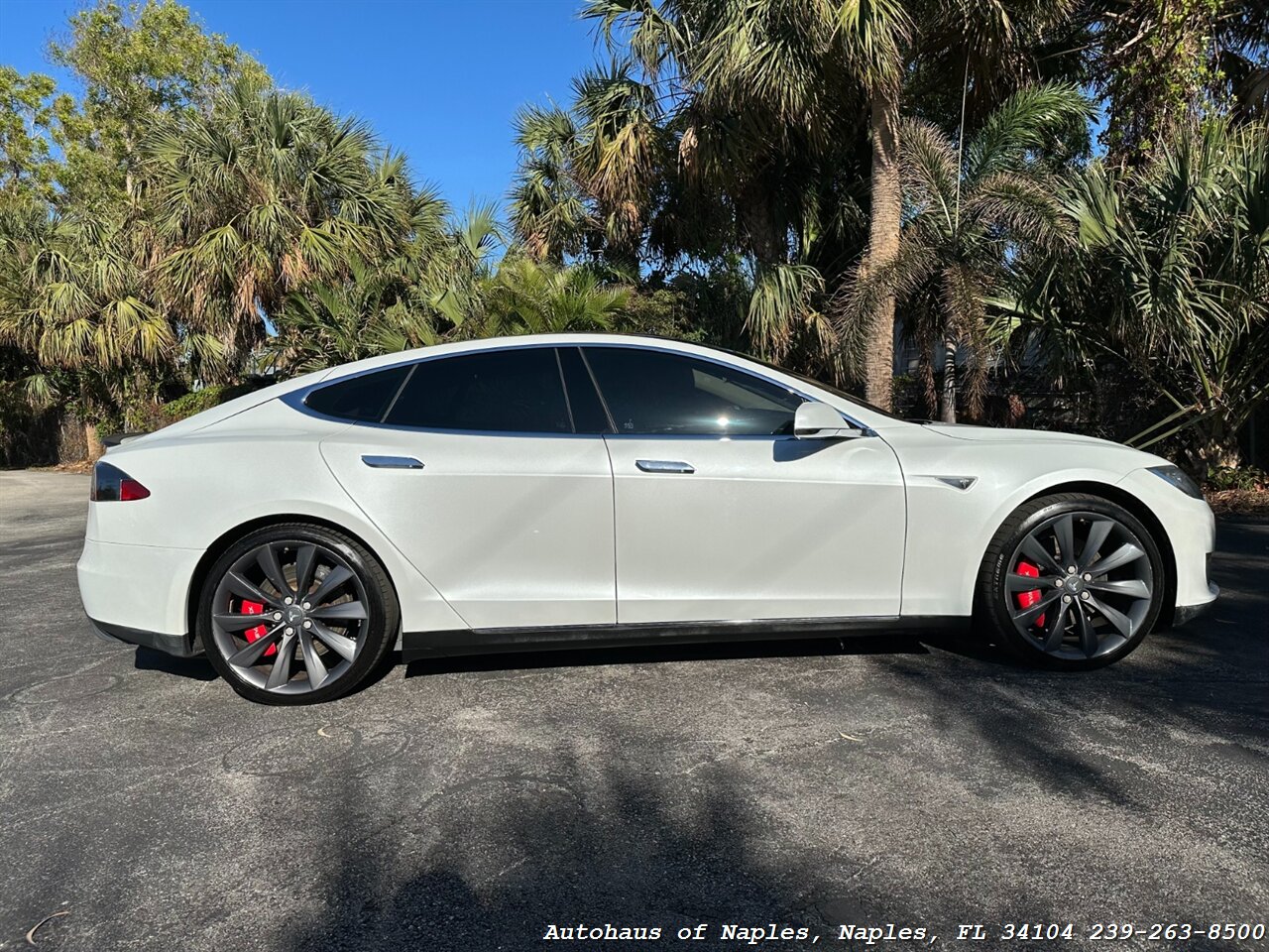 2013 Tesla Model S Performance   - Photo 13 - Naples, FL 34104