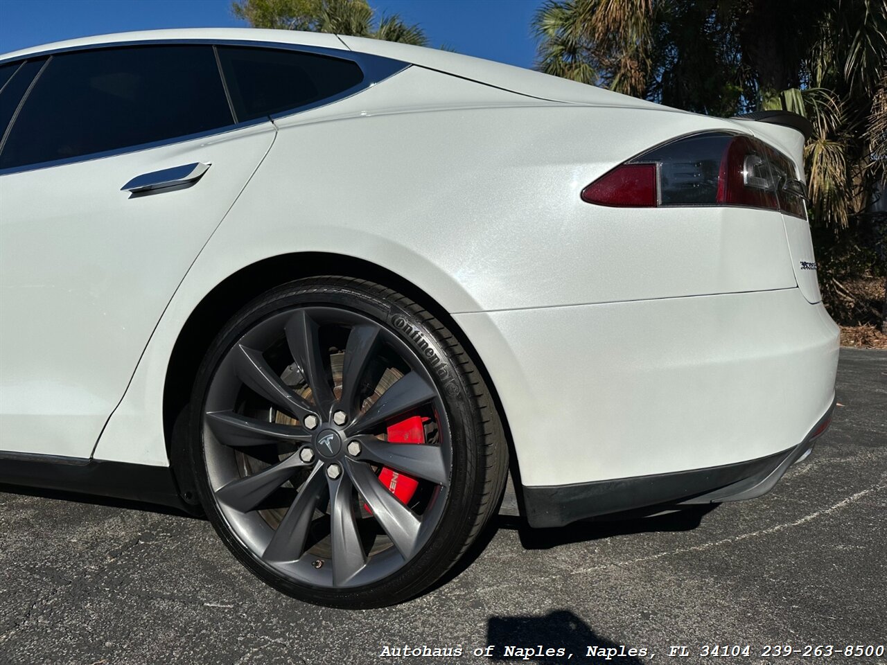 2013 Tesla Model S Performance   - Photo 9 - Naples, FL 34104