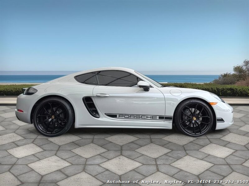 2024 Porsche 718 Cayman - Photo 9 - Naples, FL 34104