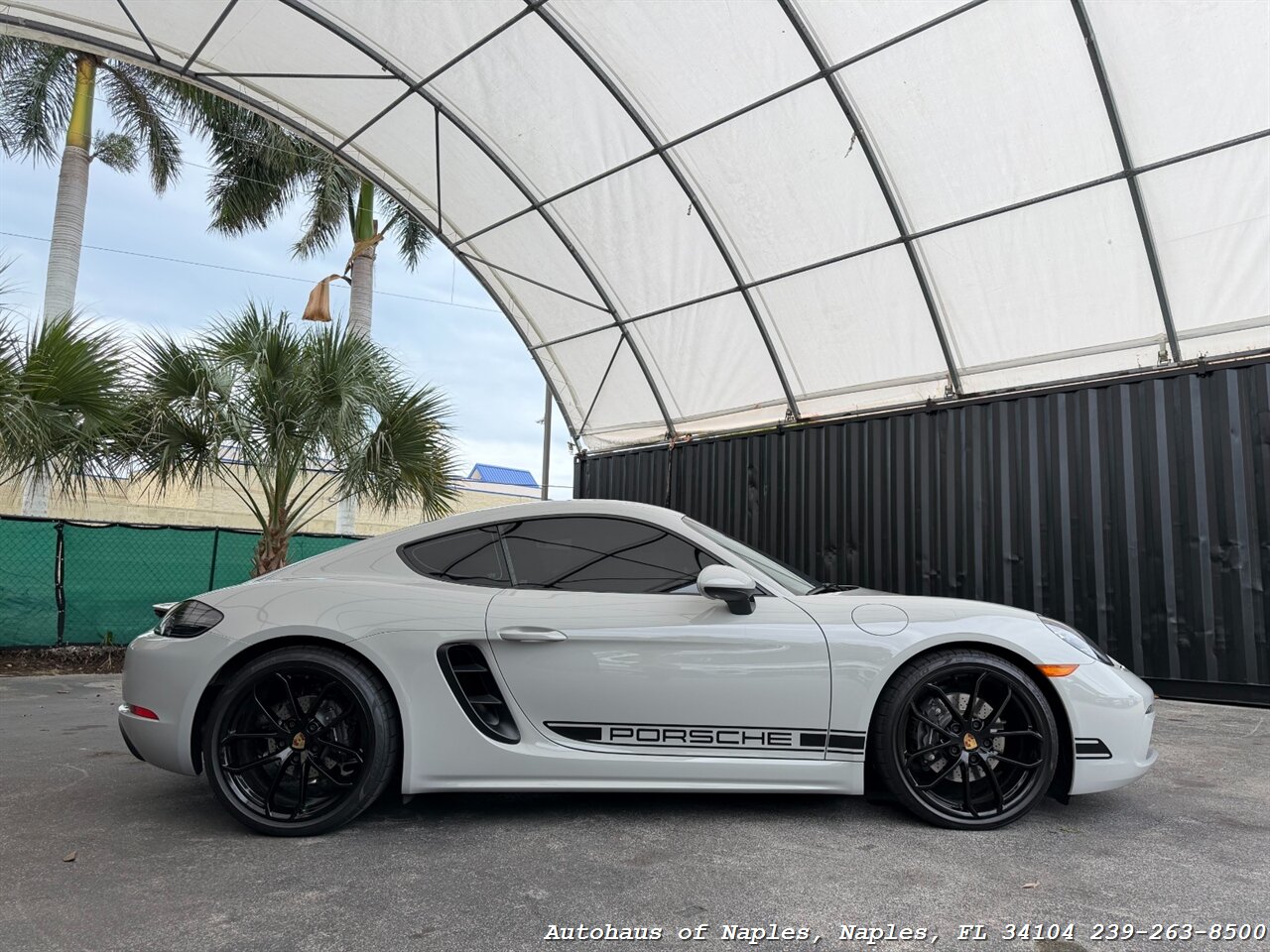 2024 Porsche 718 Cayman - Photo 9 - Naples, FL 34104