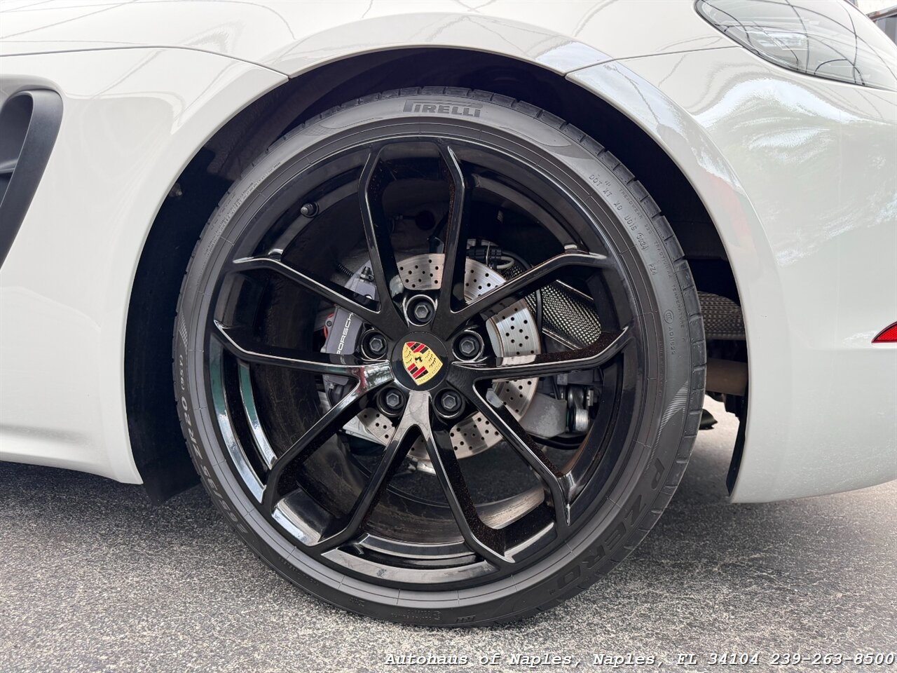 2024 Porsche 718 Cayman - Photo 12 - Naples, FL 34104