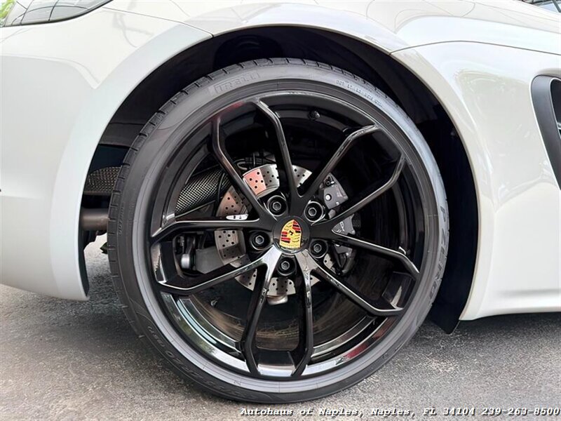 2024 Porsche 718 Cayman - Photo 11 - Naples, FL 34104