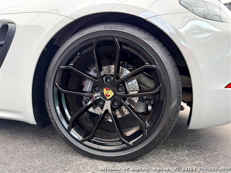 2024 Porsche 718 Cayman - Photo 12 - Naples, FL 34104