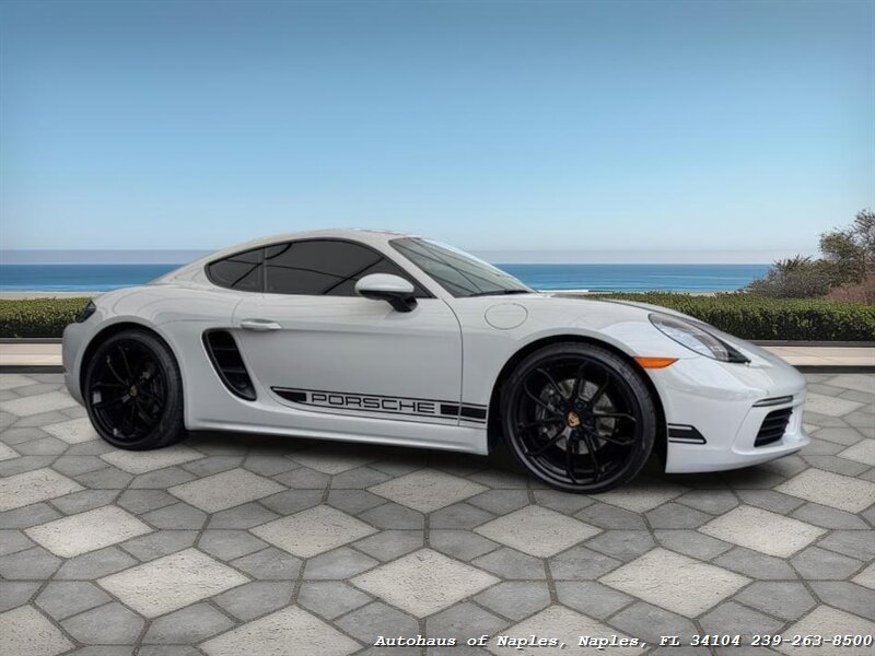 2024 Porsche 718 Cayman - Photo 2 - Naples, FL 34104