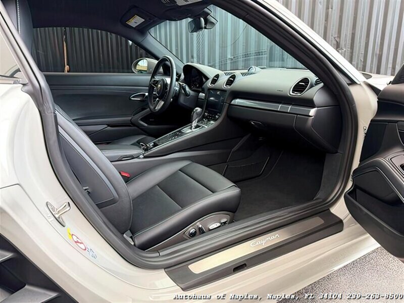 2024 Porsche 718 Cayman - Photo 22 - Naples, FL 34104