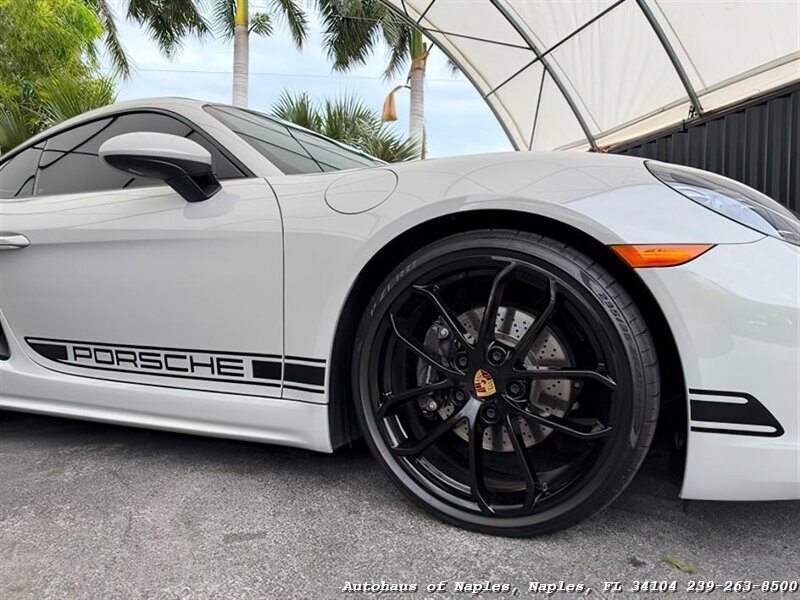 2024 Porsche 718 Cayman - Photo 10 - Naples, FL 34104
