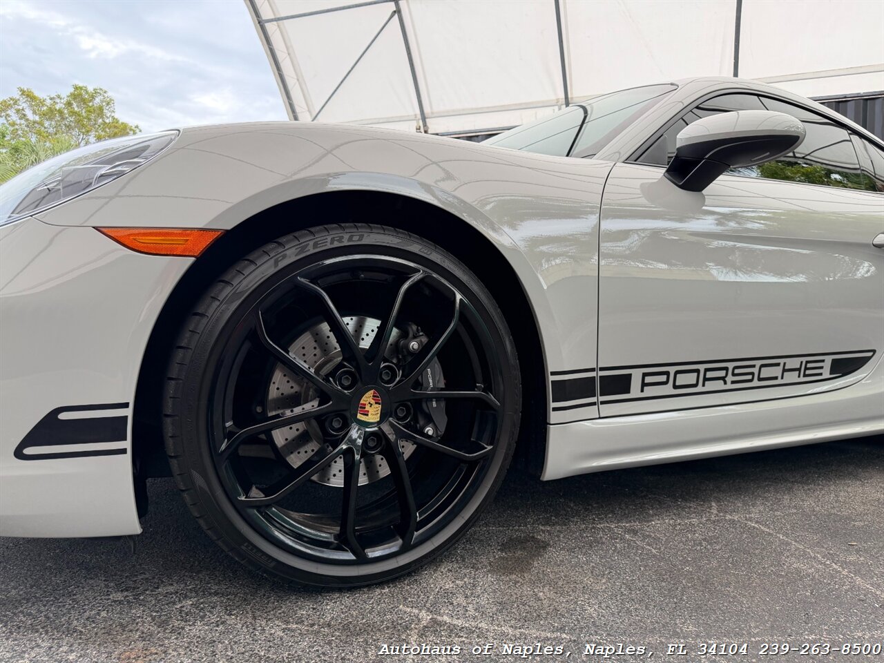 2024 Porsche 718 Cayman - Photo 13 - Naples, FL 34104