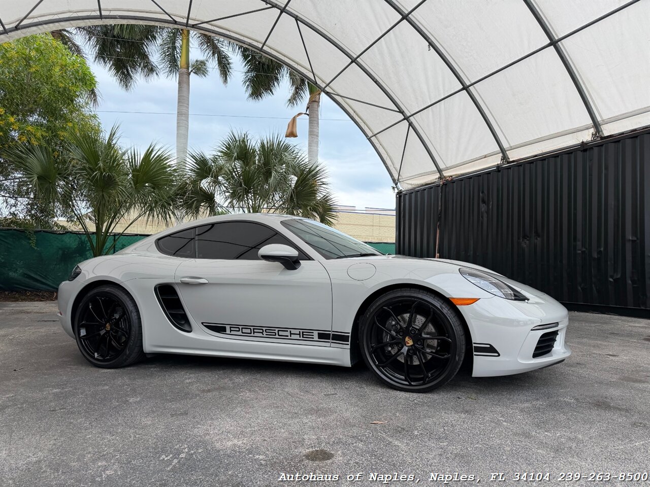 2024 Porsche 718 Cayman - Photo 2 - Naples, FL 34104