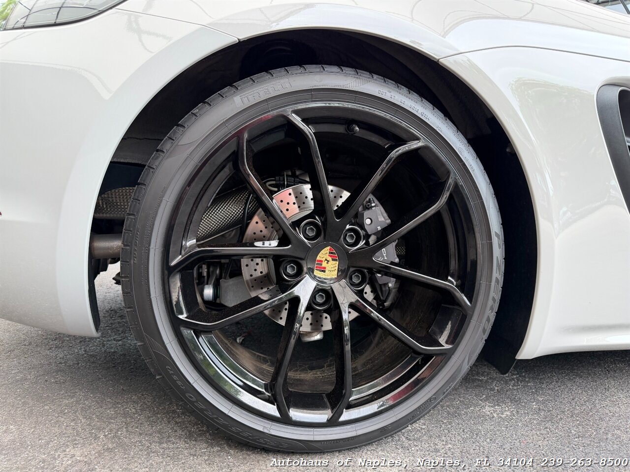 2024 Porsche 718 Cayman - Photo 11 - Naples, FL 34104