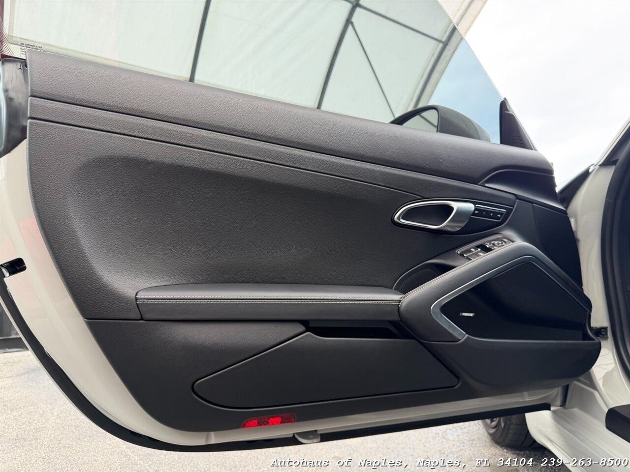 2024 Porsche 718 Cayman - Photo 21 - Naples, FL 34104