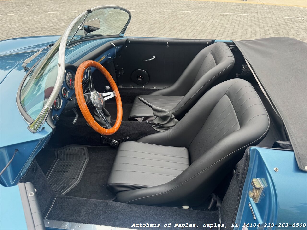 2024 Porsche 356 Replica - Photo 16 - Naples, FL 34104