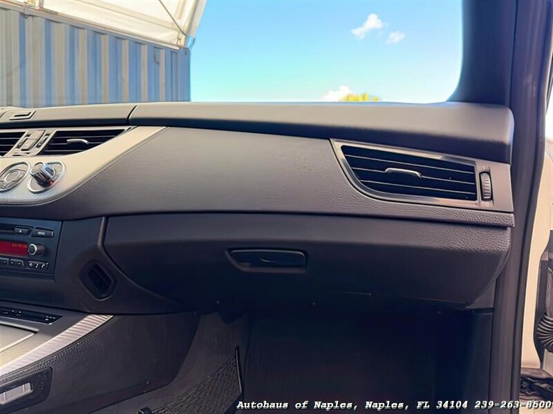 2016 BMW Z4 sDrive28i   - Photo 48 - Naples, FL 34104