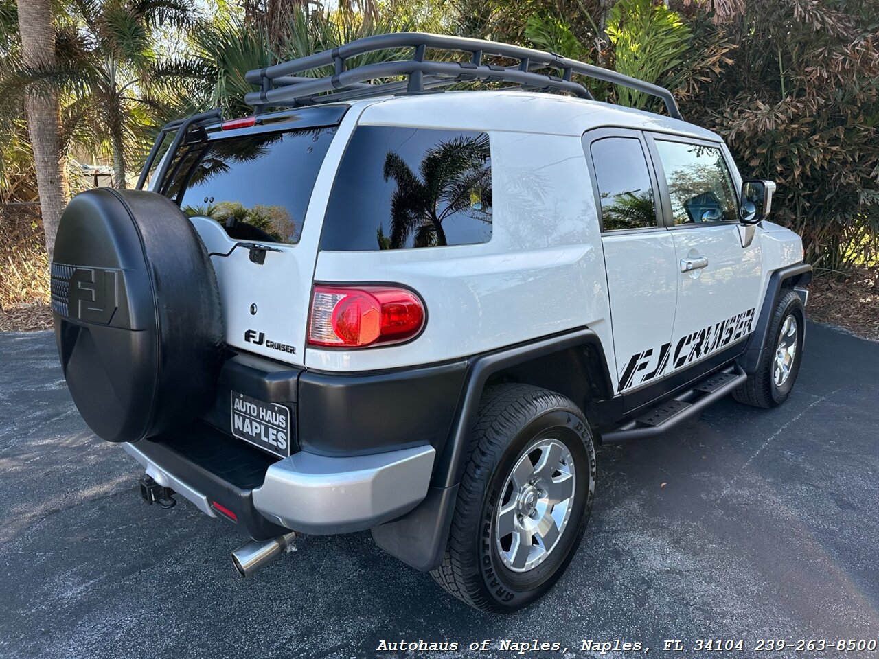 2010 Toyota FJ Cruiser 4WD   - Photo 11 - Naples, FL 34104