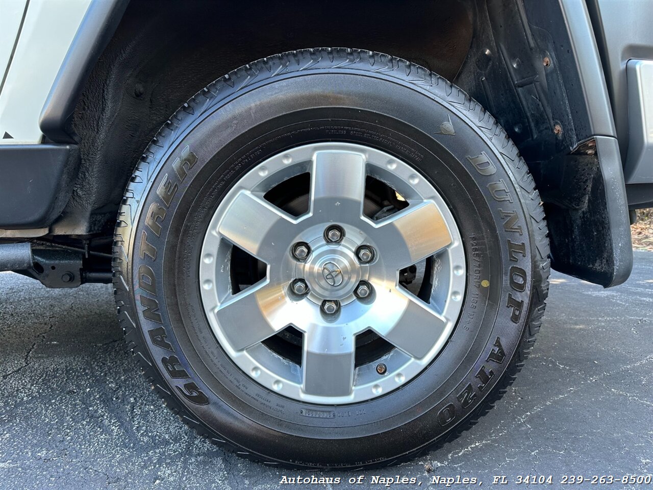 2010 Toyota FJ Cruiser 4WD   - Photo 8 - Naples, FL 34104