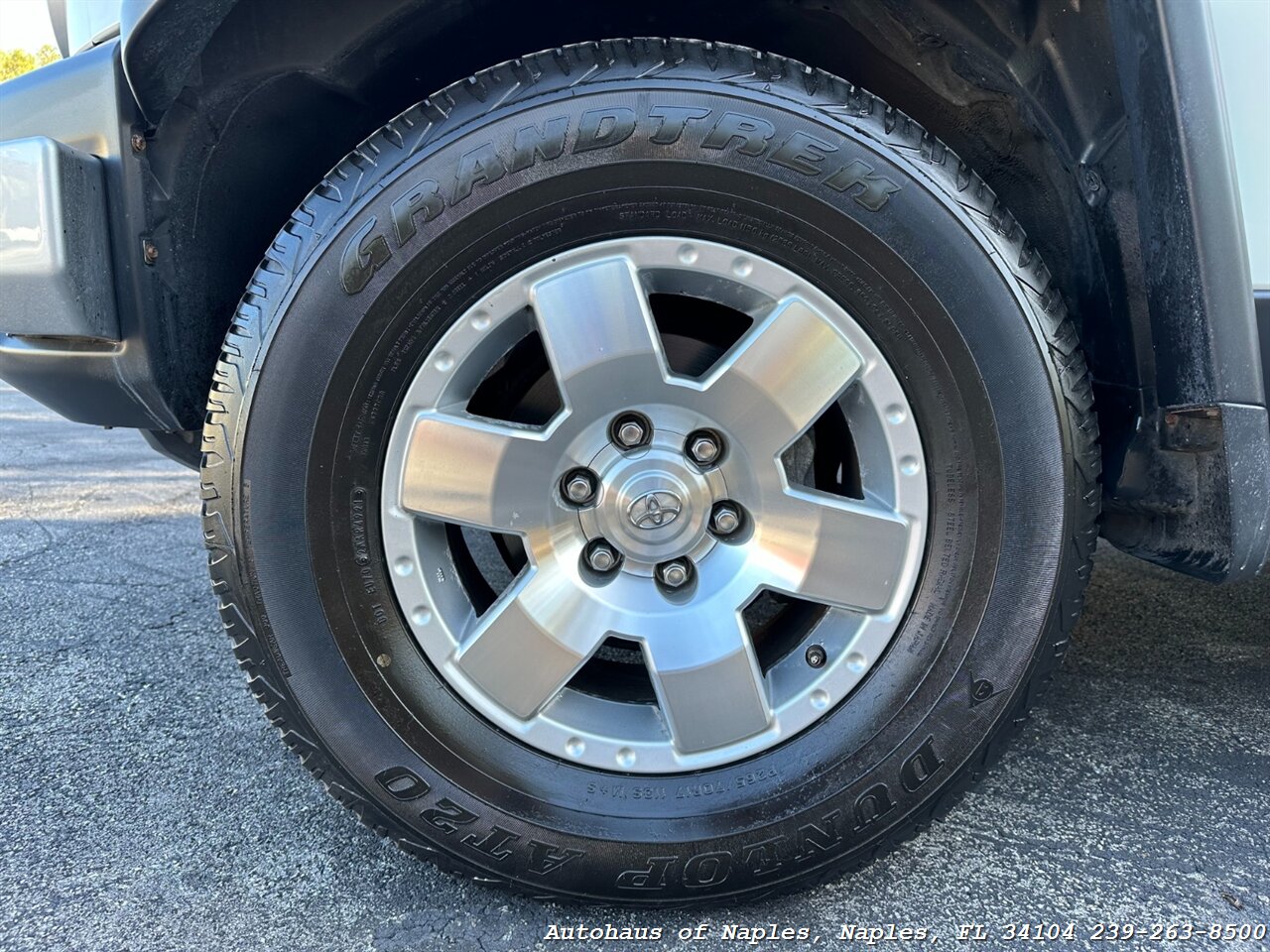 2010 Toyota FJ Cruiser 4WD   - Photo 6 - Naples, FL 34104