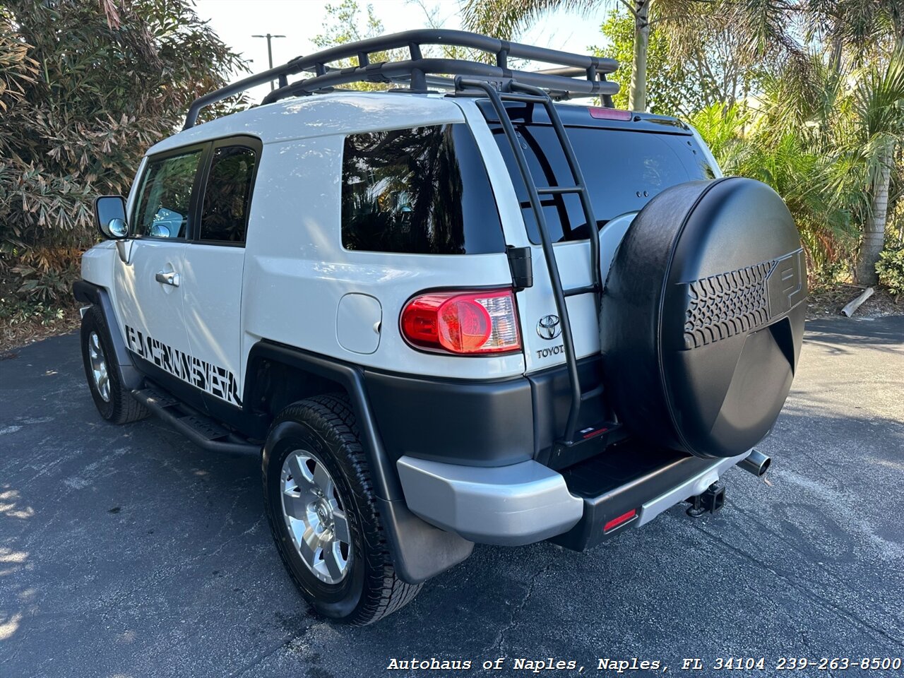 2010 Toyota FJ Cruiser 4WD   - Photo 9 - Naples, FL 34104