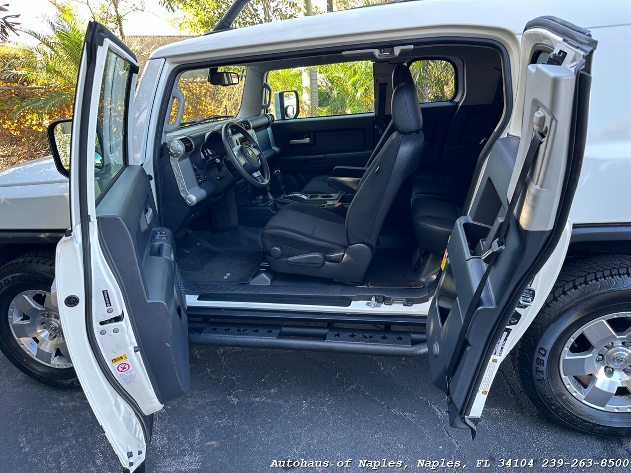 2010 Toyota FJ Cruiser 4WD   - Photo 26 - Naples, FL 34104