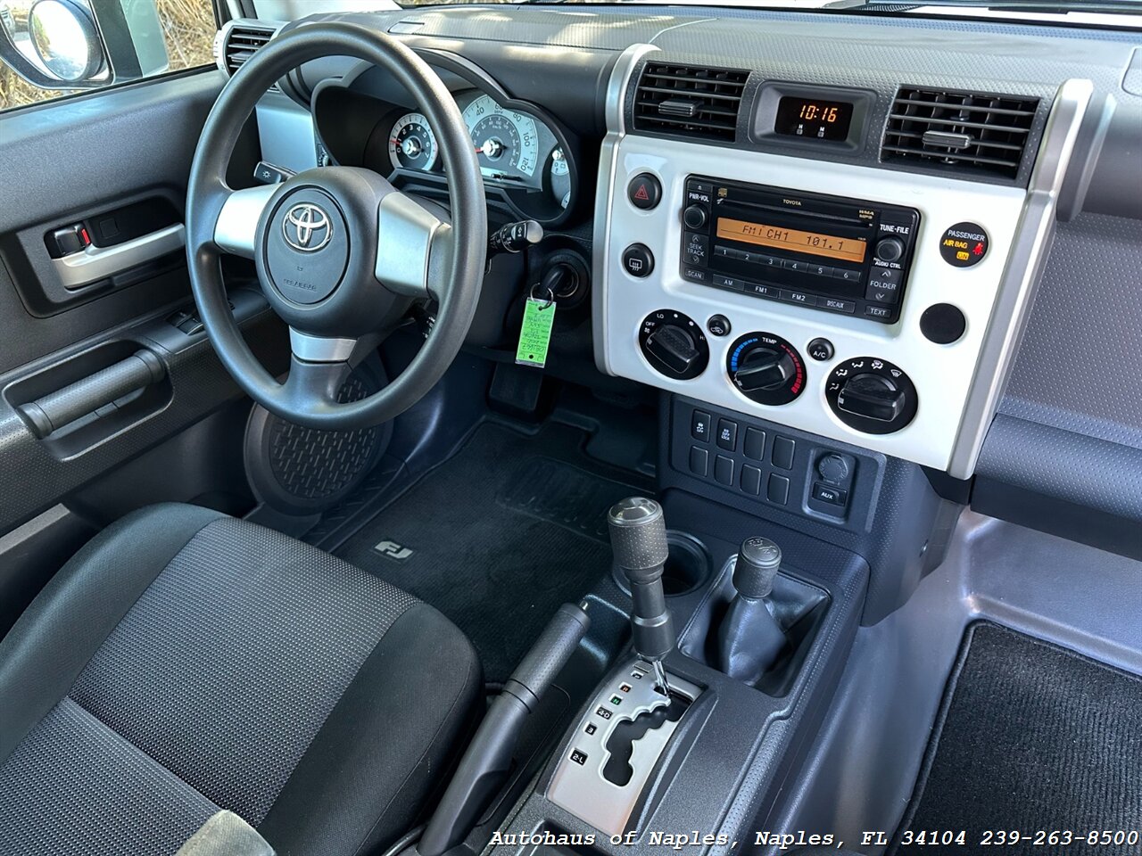 2010 Toyota FJ Cruiser 4WD   - Photo 38 - Naples, FL 34104