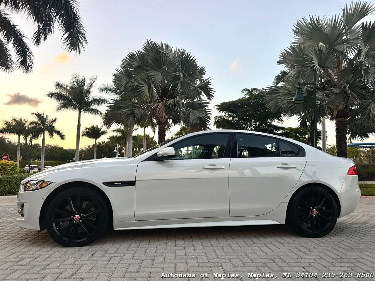 2017 Jaguar XE 35t R-Sport - Photo 6 - Naples, FL 34104