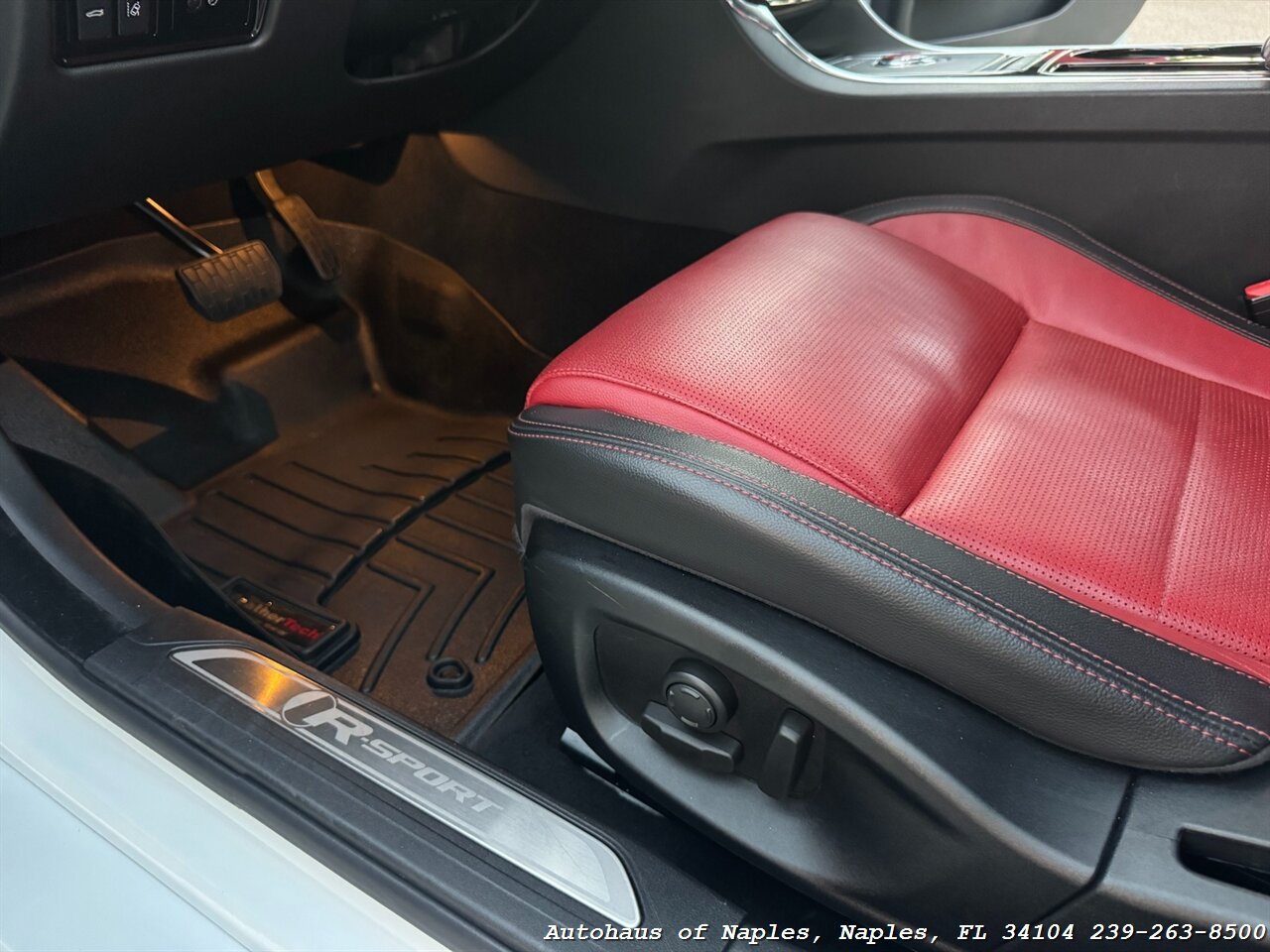 2017 Jaguar XE 35t R-Sport - Photo 36 - Naples, FL 34104
