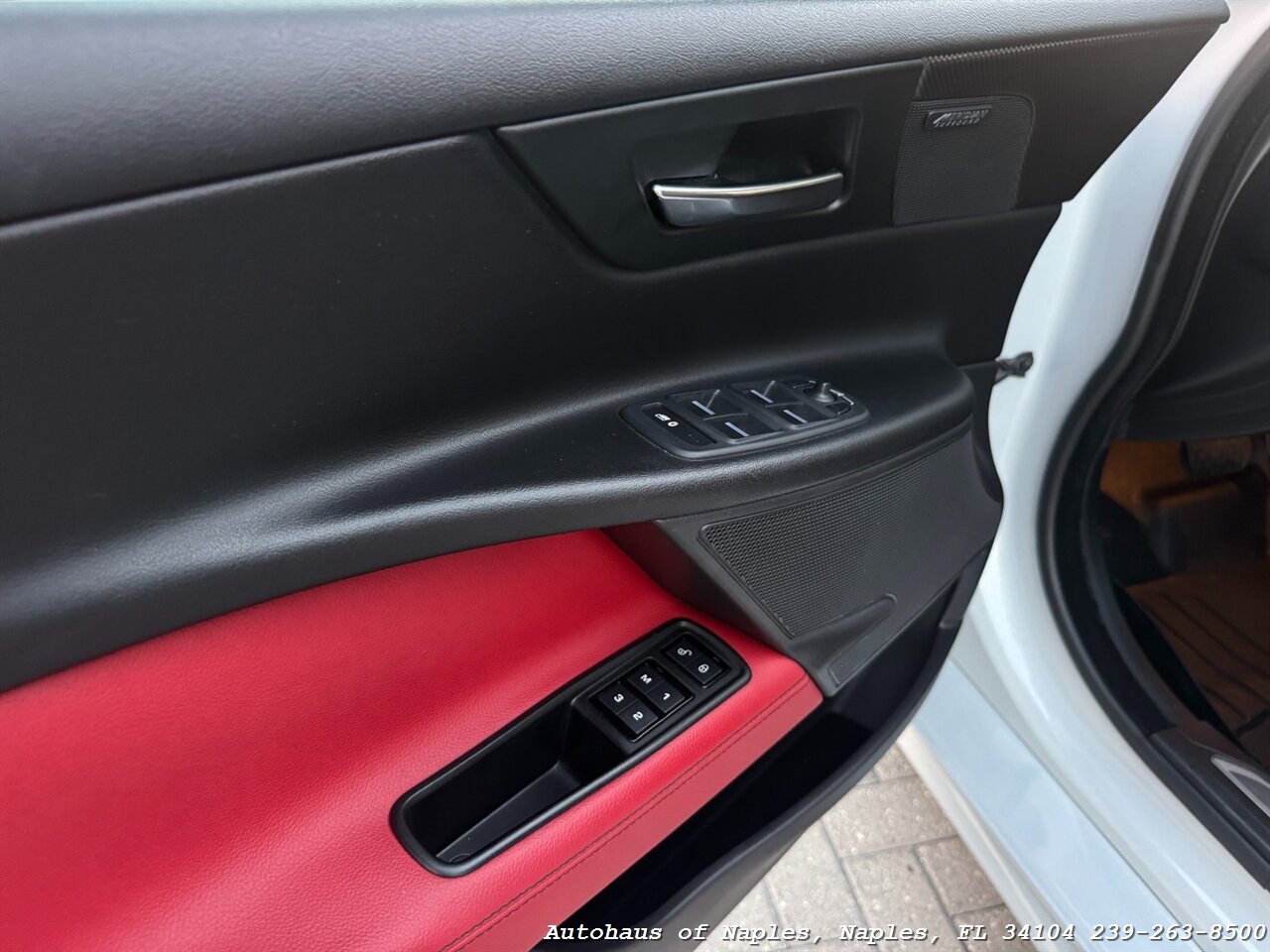 2017 Jaguar XE 35t R-Sport - Photo 34 - Naples, FL 34104