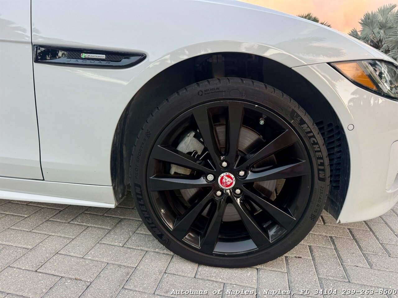 2017 Jaguar XE 35t R-Sport - Photo 13 - Naples, FL 34104