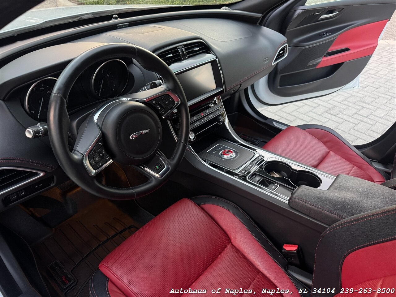 2017 Jaguar XE 35t R-Sport - Photo 32 - Naples, FL 34104