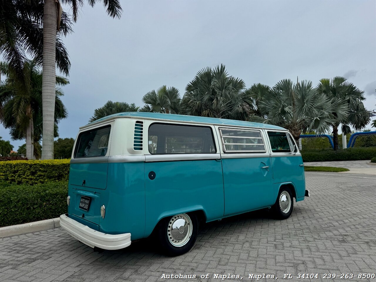 1978 Volkswagen Bus/Vanagon   - Photo 3 - Naples, FL 34104