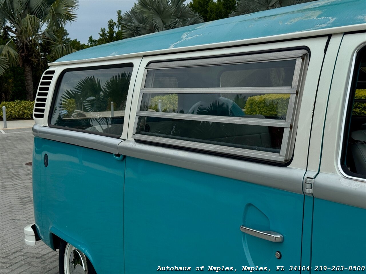 1978 Volkswagen Bus/Vanagon   - Photo 11 - Naples, FL 34104