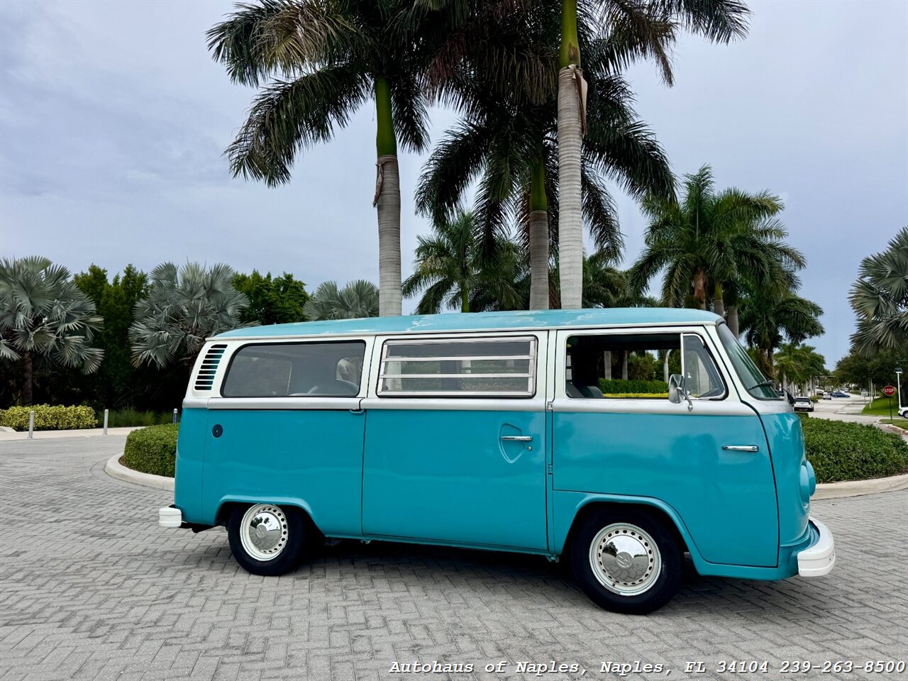 1978 Volkswagen Bus/Vanagon   - Photo 2 - Naples, FL 34104
