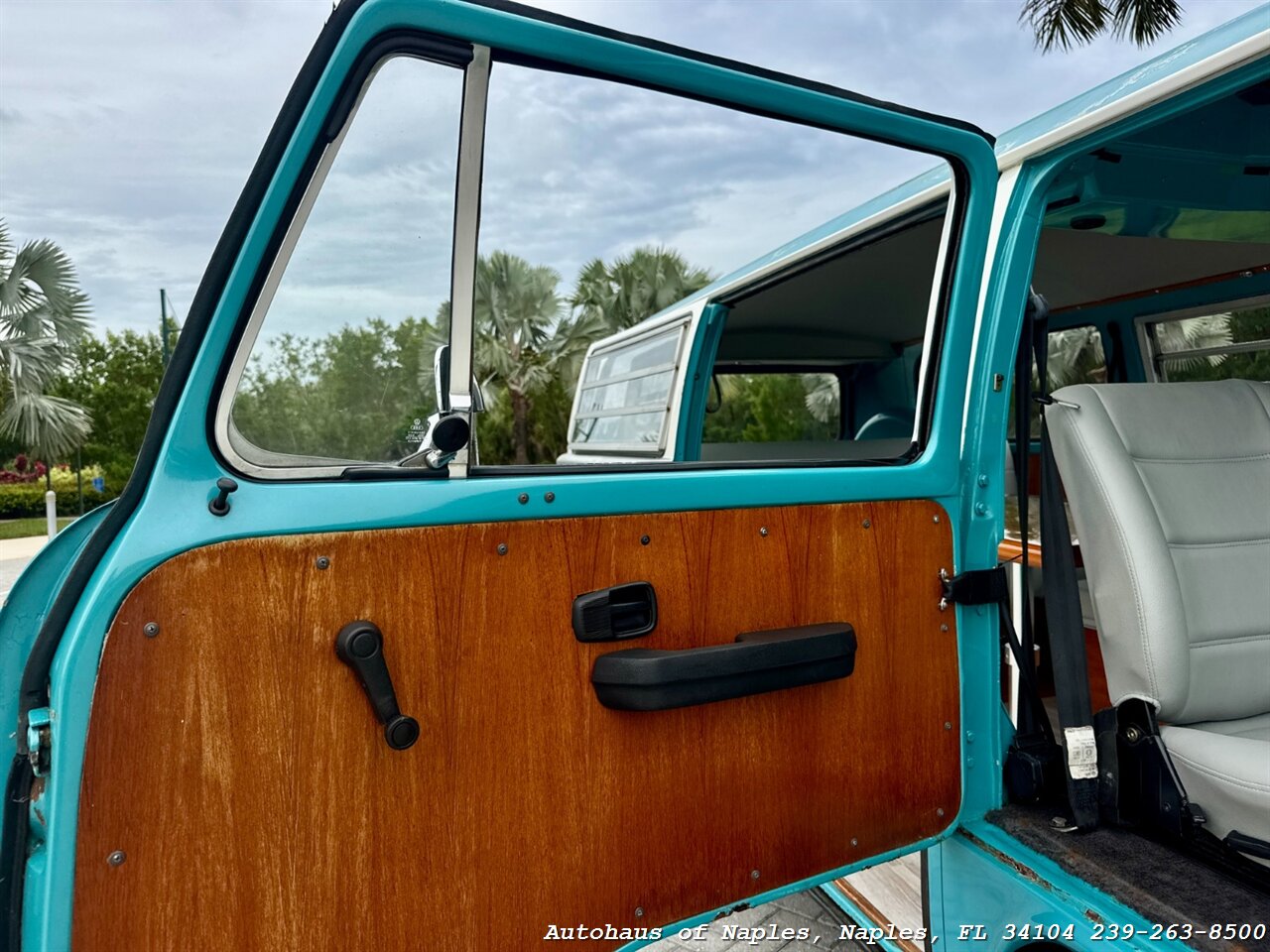1978 Volkswagen Bus/Vanagon   - Photo 31 - Naples, FL 34104