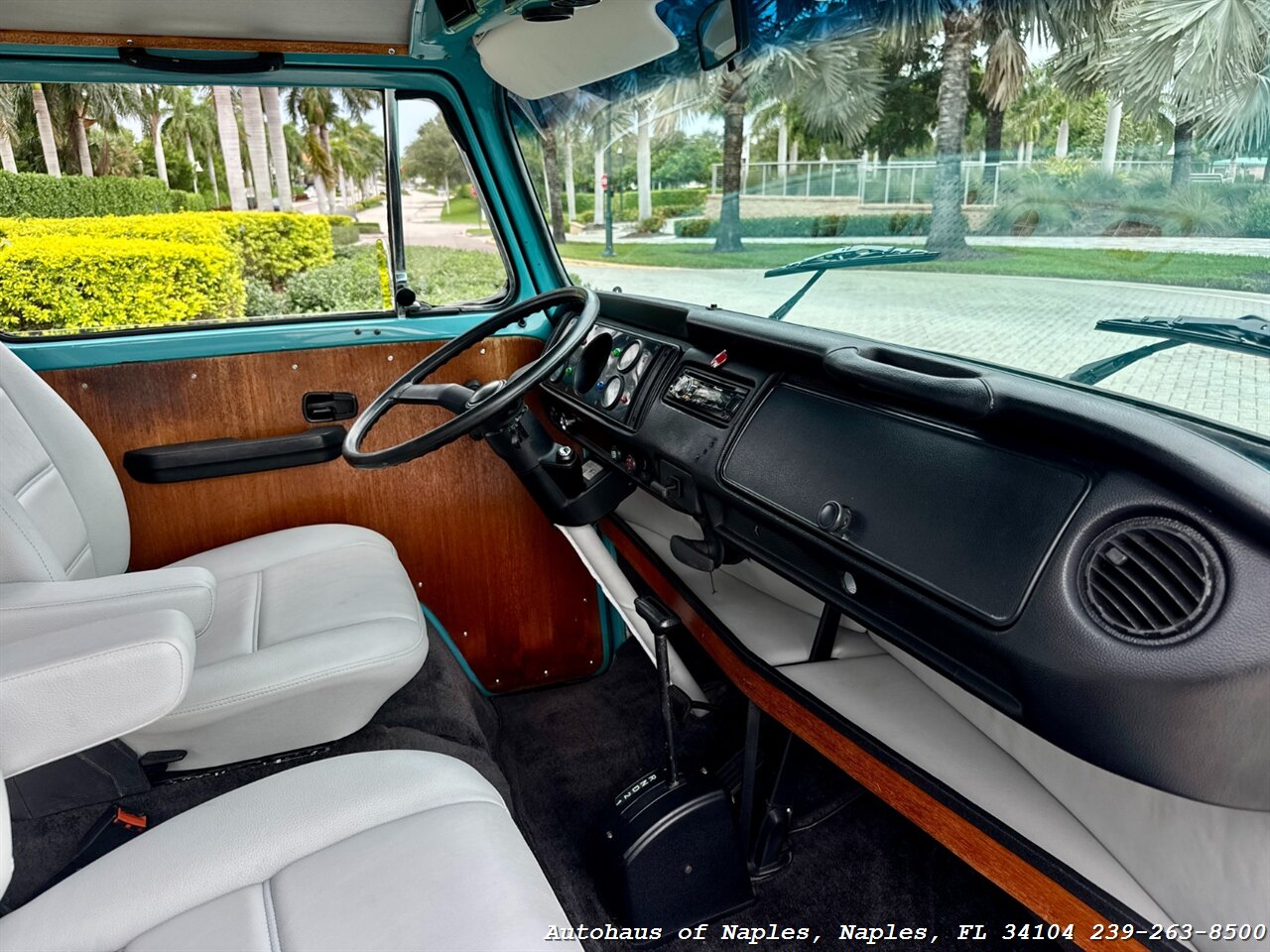 1978 Volkswagen Bus/Vanagon   - Photo 33 - Naples, FL 34104