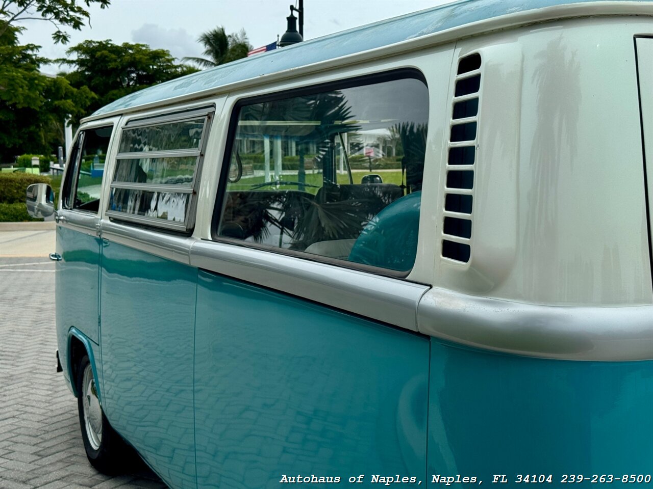 1978 Volkswagen Bus/Vanagon   - Photo 17 - Naples, FL 34104