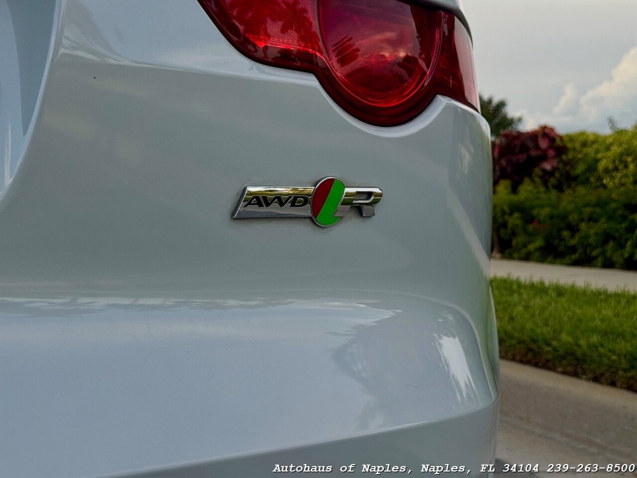 2017 Jaguar F-TYPE R - Photo 25 - Naples, FL 34104
