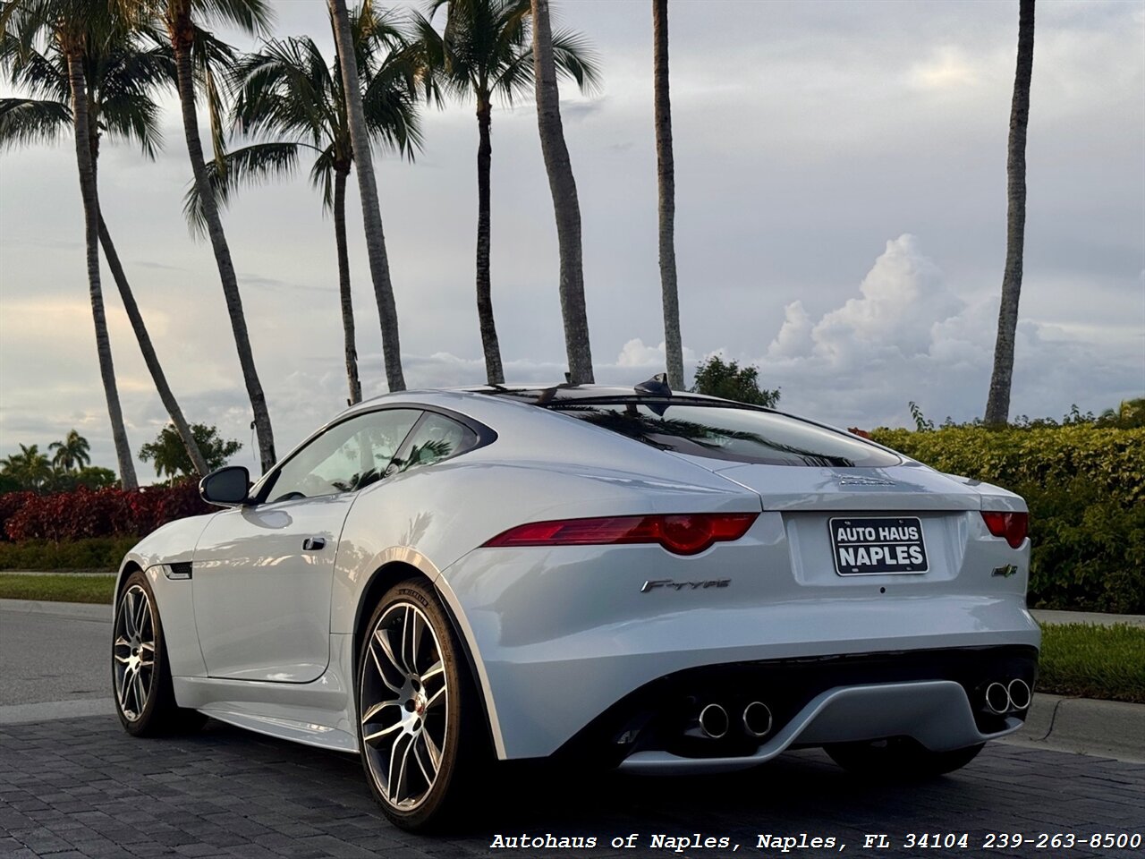 2017 Jaguar F-TYPE R - Photo 27 - Naples, FL 34104