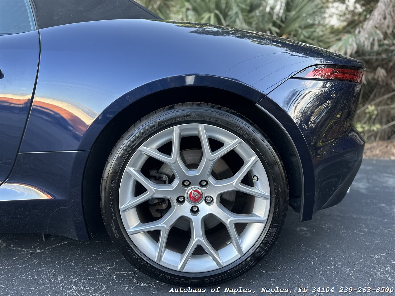 2018 Jaguar F-TYPE 340HP   - Photo 11 - Naples, FL 34104