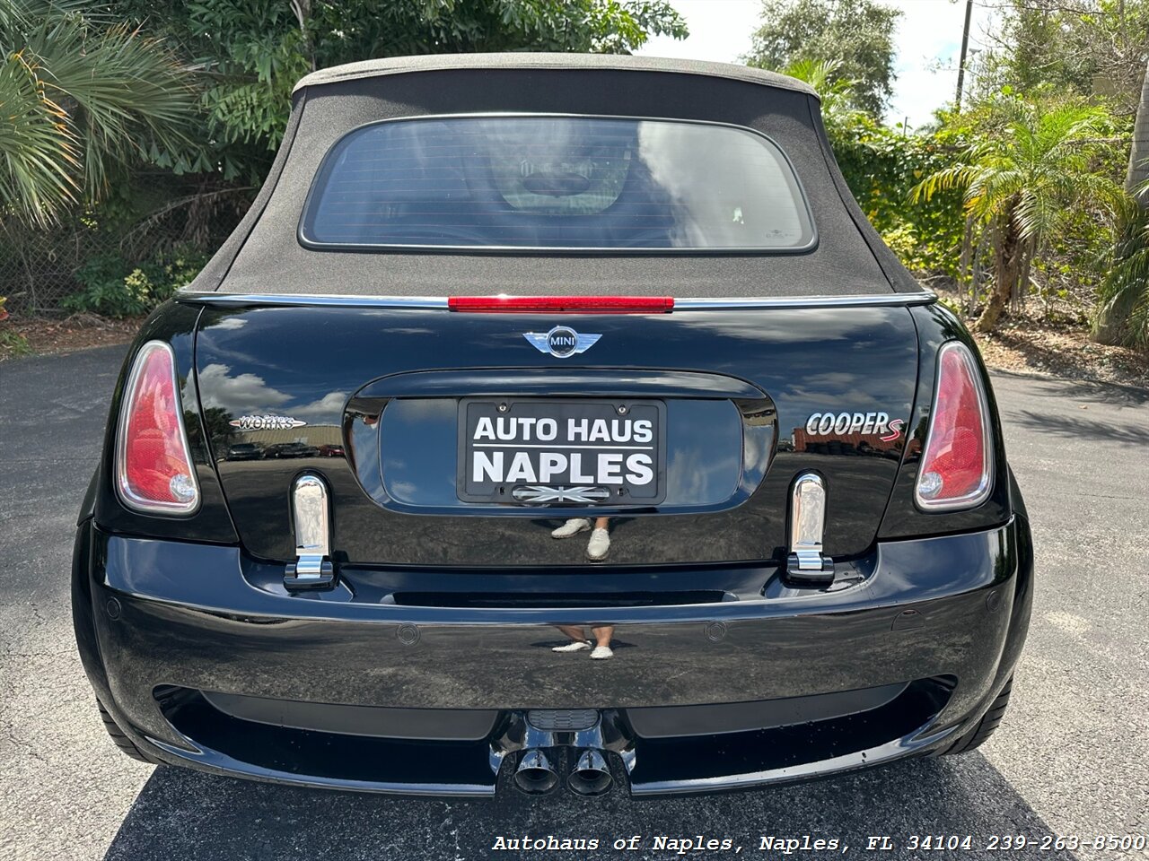 2005 MINI Cooper S JCW Convertible   - Photo 16 - Naples, FL 34104