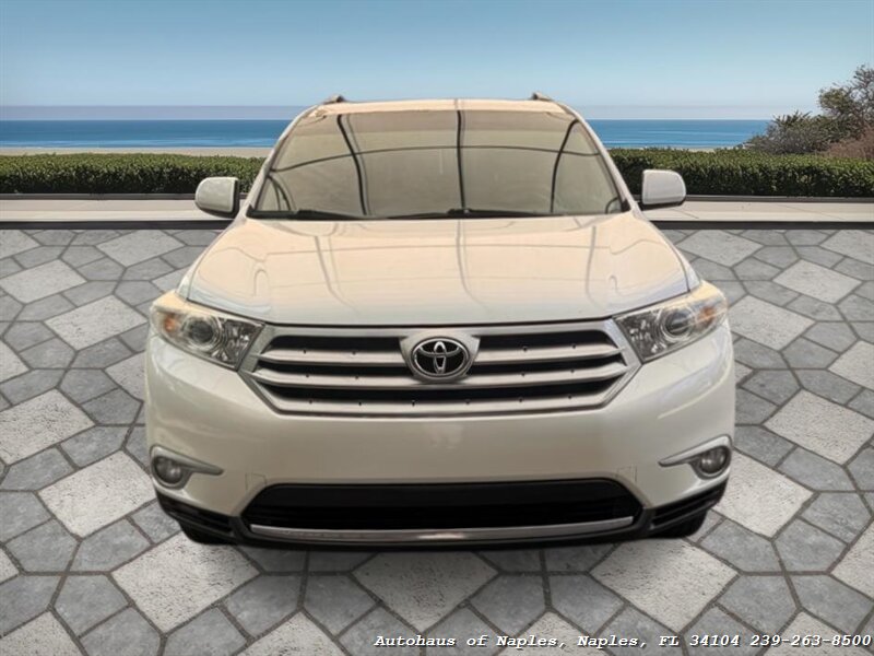 2012 Toyota Highlander   - Photo 24 - Naples, FL 34104